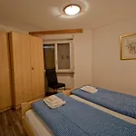 Haus Bodmen C, Anemone *